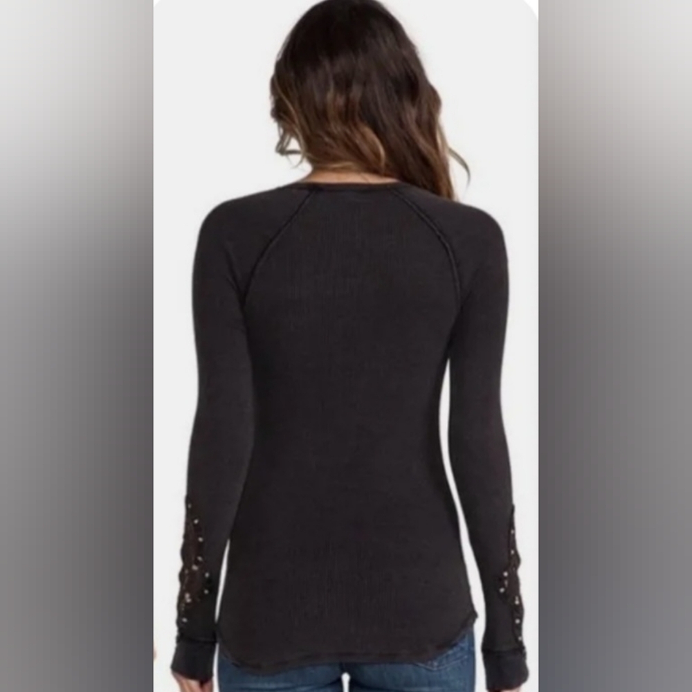 Free People We The Free Synergy Charcoal Gray Thermal Top- Crochet Lace Cuffs - Picture 5 of 8
